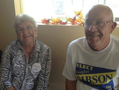 Oak Hill mayoral candidates Linda Hyatt and Doug Gibson / Headline Surfer